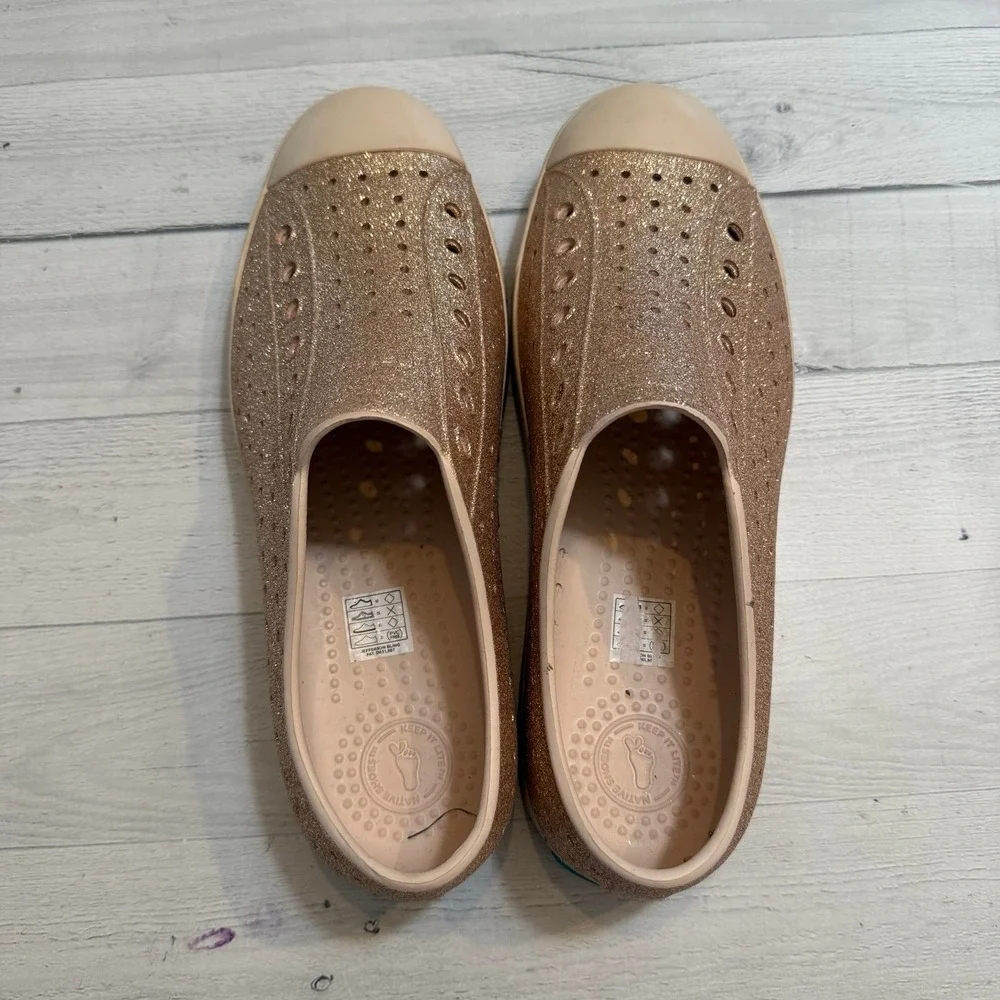 Native Shoes men's Jefferson‎ Bling Slip-On Shoe gold men's 10